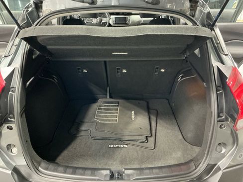 Used 2020 Nissan Kicks SV image 21