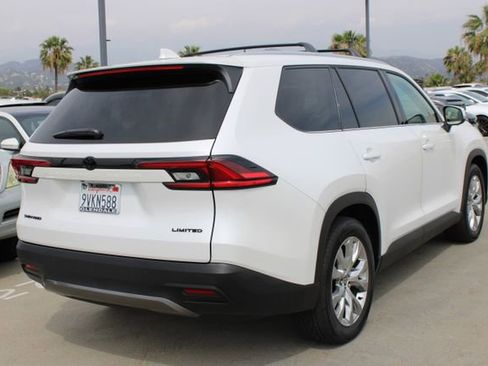 Used 2025 Toyota Grand Highlander AWD Hybrid image 22