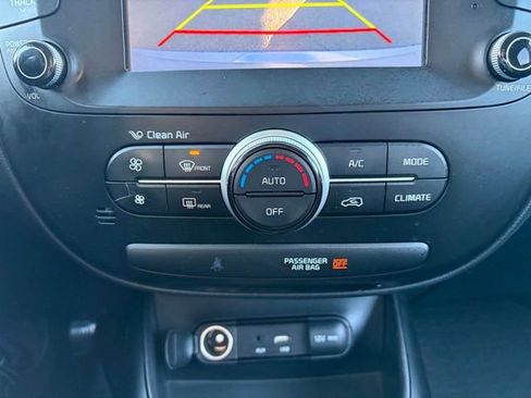 Used 2018 Kia Soul w/ Convenience Package image 10