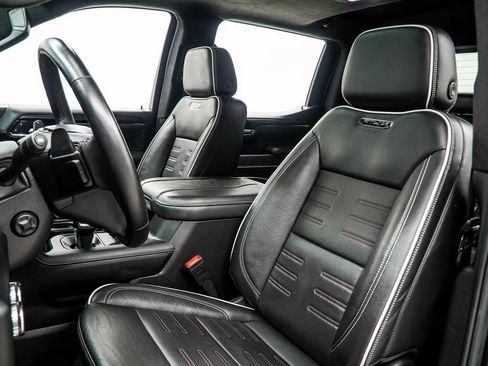 Used 2024 GMC Sierra 1500 AT4X image 39