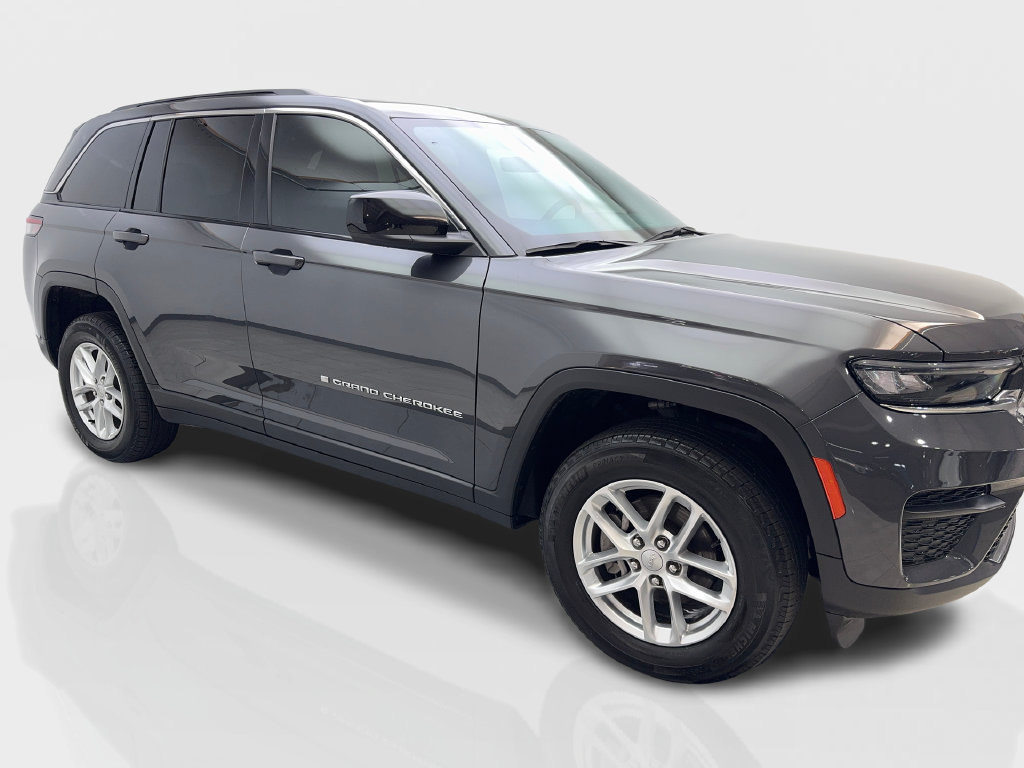 Used 2025 Jeep Grand Cherokee Laredo X AWD/4WD image 14