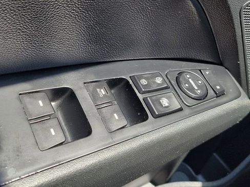 Used 2019 Hyundai Elantra Limited w/ Ultimate Package 02 FWD image 18