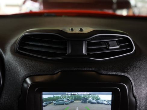 Used 2020 Jeep Renegade Sport image 35