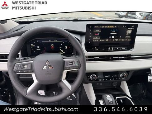 New 2026 Mitsubishi Outlander SE FWD image 15
