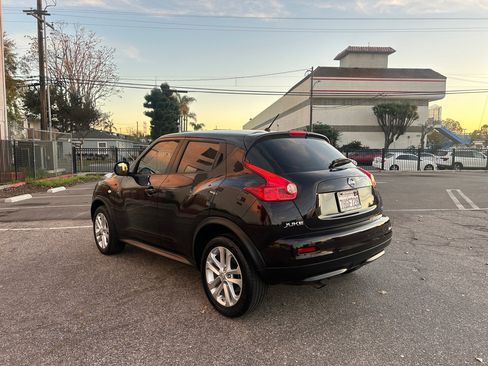 Used 2014 Nissan Juke S image 15