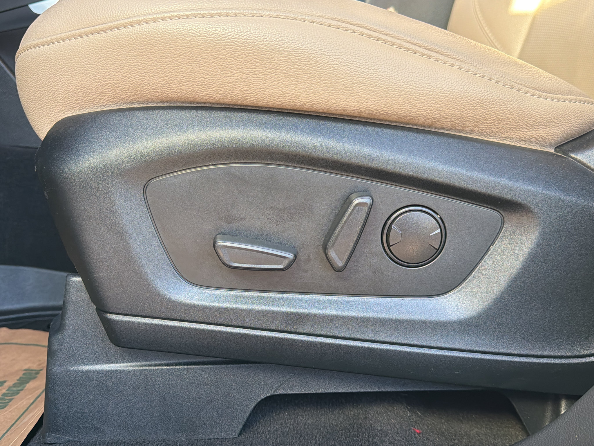Used 2022 Ford Explorer Limited AWD/4WD image 15