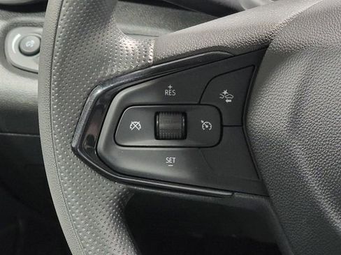 Certified 2025 Chevrolet Trax LS w/ LS Convenience Package FWD image 26
