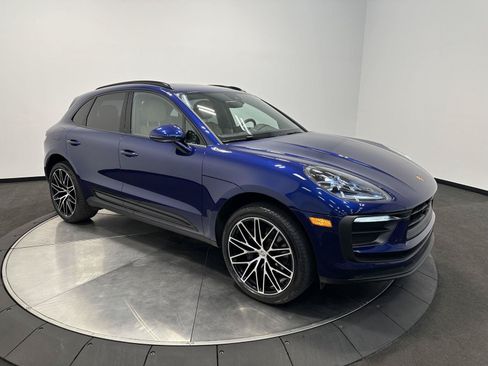 Certified 2026 Porsche Macan AWD/4WD image 9
