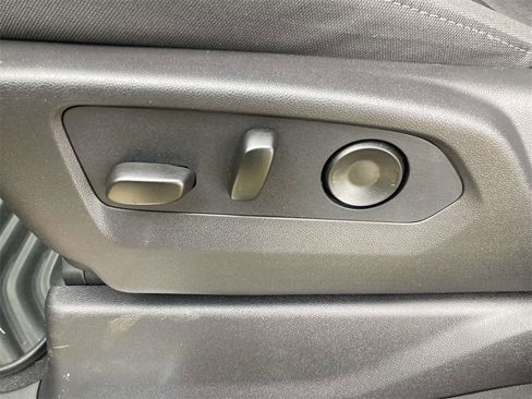 New 2026 GMC Sierra 1500 SLE image 17