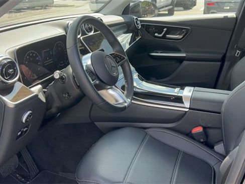 Used 2025 Mercedes-Benz GLC 350e 4MATIC image 16