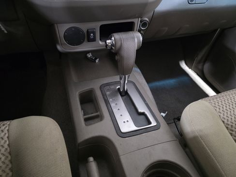 Used 2015 Nissan Frontier SV image 19