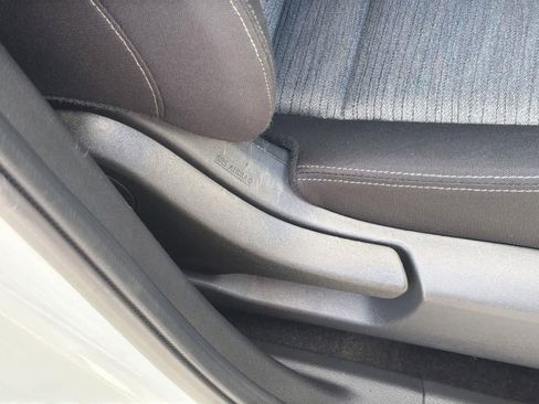 Used 2023 Nissan Rogue SV image 34