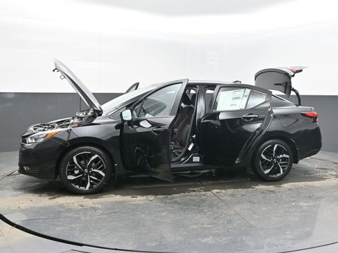 New 2025 Nissan Versa SR image 41