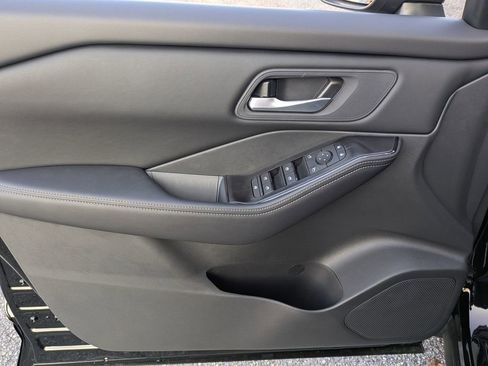 New 2026 Nissan Rogue SV FWD image 13