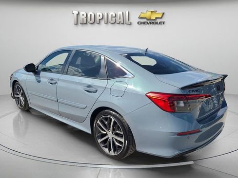 Used 2023 Honda Civic Touring image 3