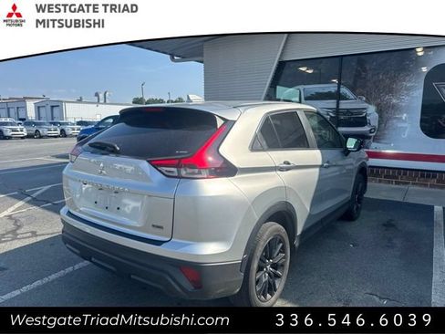 Used 2024 Mitsubishi Eclipse Cross LE AWD/4WD image 4