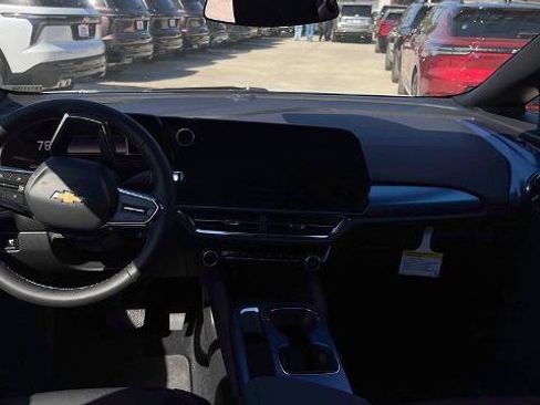 New 2026 Chevrolet Equinox EV LT image 9