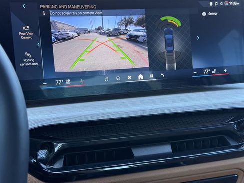 Used 2025 BMW 330i Sedan image 17