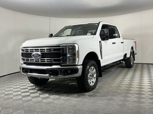 Used 2024 Ford F350 XLT w/ FX4 Off-Road Package image 3