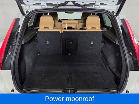 Used 2019 Volvo XC40 T5 Inscription image 9