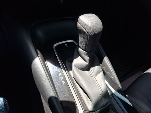 Used 2022 Toyota Corolla LE FWD image 14