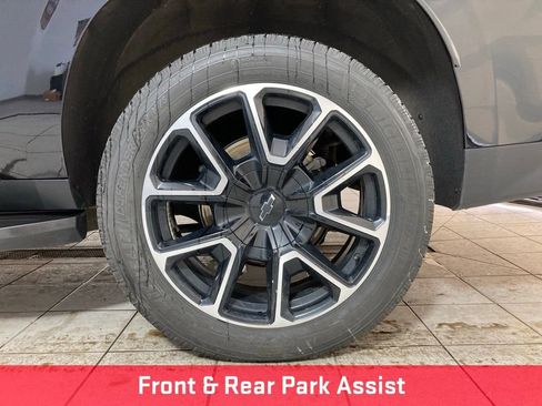 Used 2022 Chevrolet Suburban RST w/ Luxury Package image 31