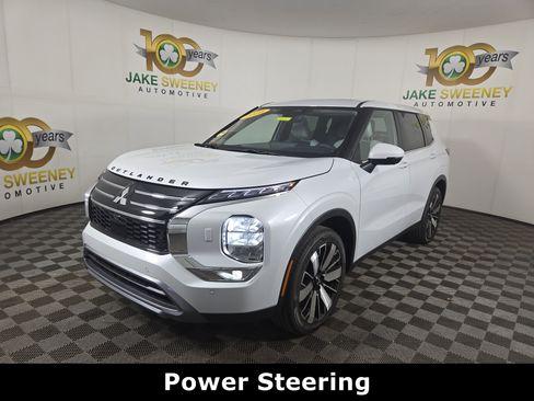 New 2025 Mitsubishi Outlander SE image 3