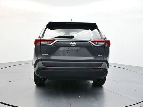 Used 2020 Toyota RAV4 XLE Premium image 7
