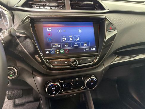 Used 2021 Chevrolet TrailBlazer LT w/ Premium Seating Package FWD image 16
