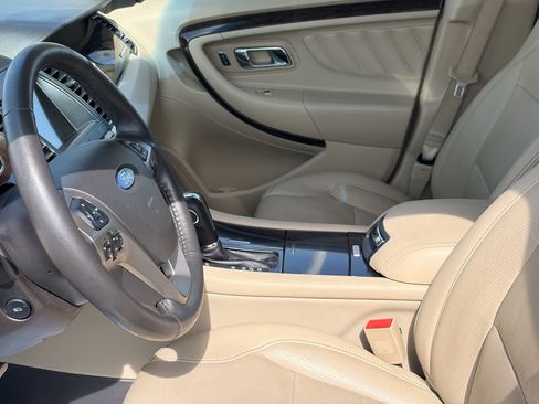 Used 2019 Ford Taurus Limited FWD image 21