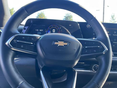 Used 2025 Chevrolet Equinox LT image 28