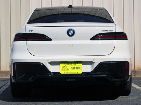Used 2024 BMW i7 xDrive60 AWD/4WD image 11