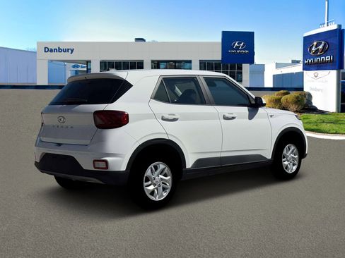 New 2026 Hyundai Venue SE image 8
