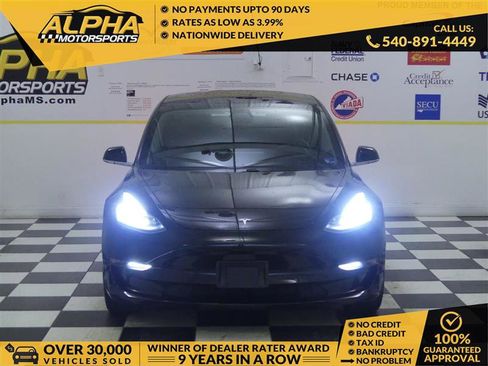 Used 2019 Tesla Model 3 Standard Range Plus image 1