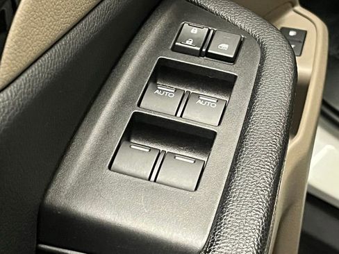 Used 2017 Honda Pilot Touring image 18