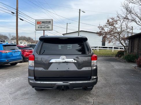 Used 2013 Toyota 4Runner SR5 image 3
