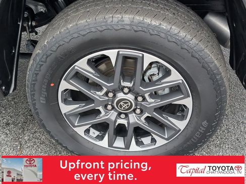 Used 2022 Toyota Tundra Limited AWD/4WD image 9