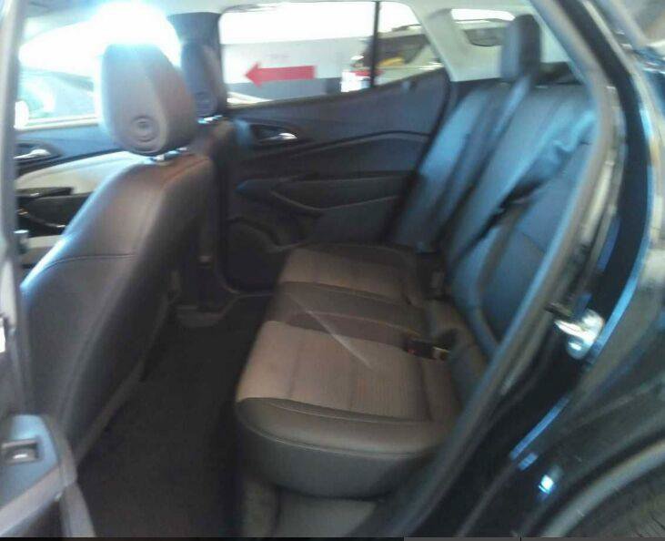 Used 2025 Chevrolet Trax LT FWD image 7