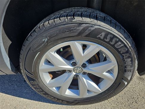 Used 2018 Volkswagen Atlas SE image 29