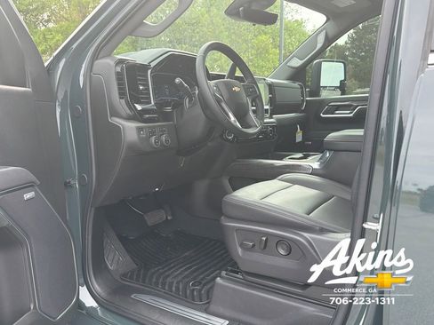 New 2025 Chevrolet Silverado 2500 LTZ w/ LTZ Convenience Package AWD/4WD image 12