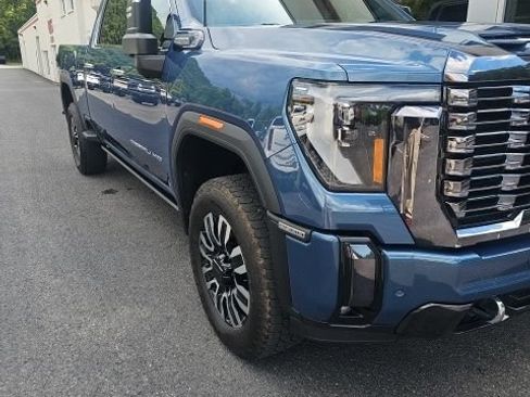 Used 2024 GMC Sierra 2500 Denali Ultimate AWD/4WD image 2