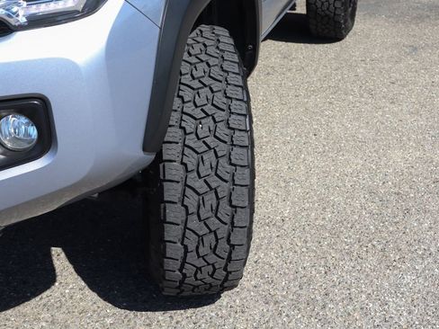 Used 2017 Toyota Tacoma TRD Off-Road RWD image 43
