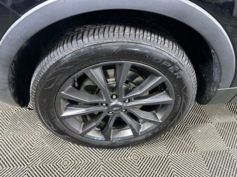 Used 2018 Ford Explorer XLT w/ Equipment Group 202A image 10