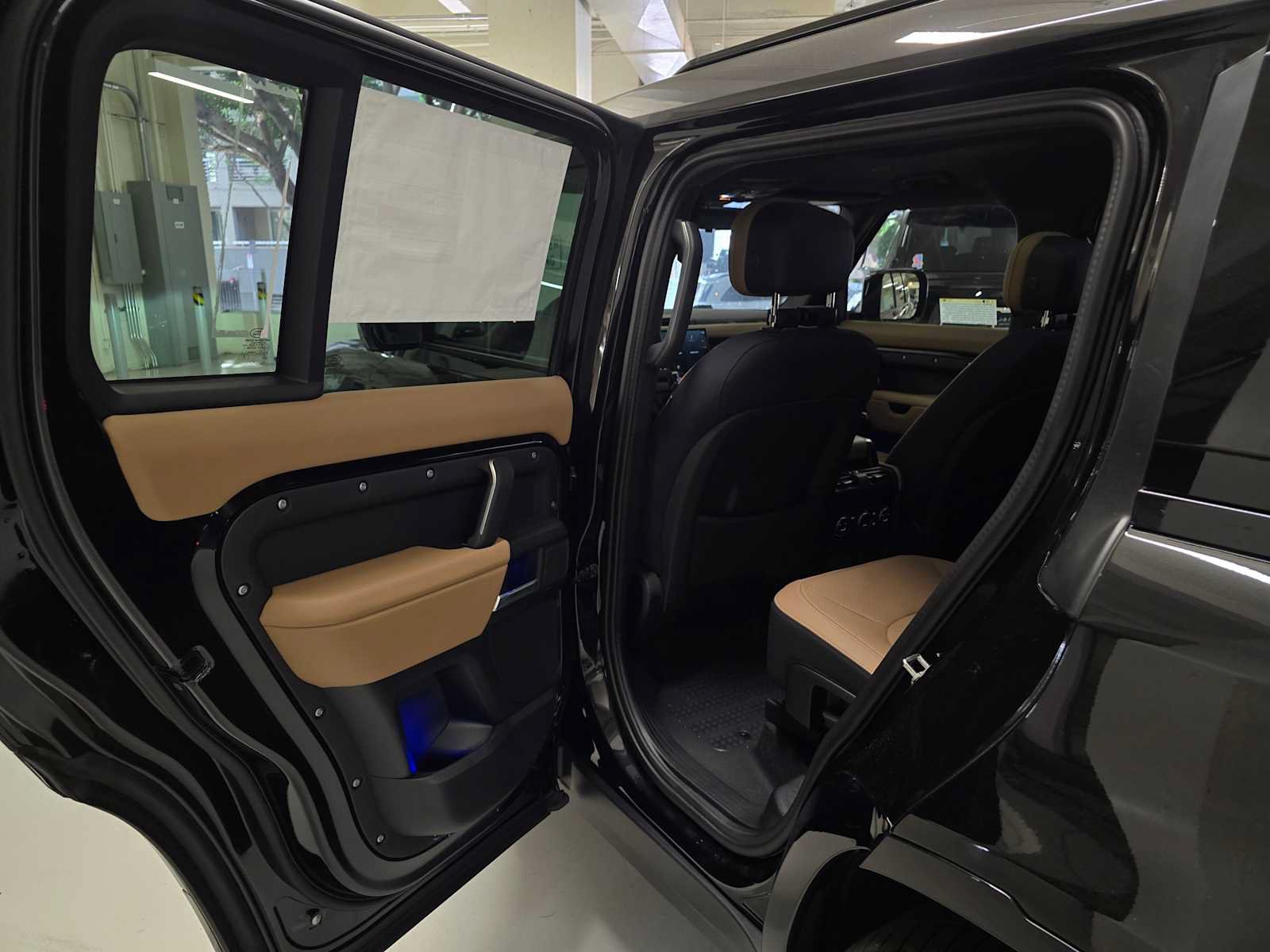 New 2025 Land Rover Defender 130 X AWD/4WD image 17