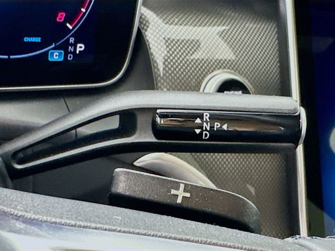 Used 2025 Mercedes-Benz GLC 300 image 17