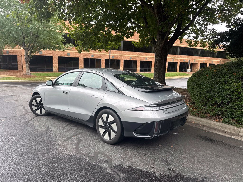 Used 2024 Hyundai Ioniq 6 Limited RWD image 4