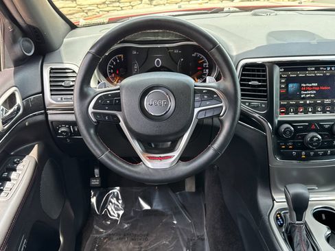 Used 2018 Jeep Grand Cherokee Trailhawk AWD/4WD image 17