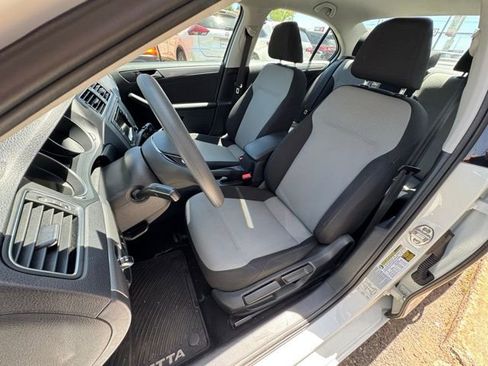 Used 2017 Volkswagen Jetta S FWD image 9