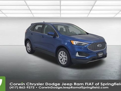 Used 2023 Ford Edge SEL image 3