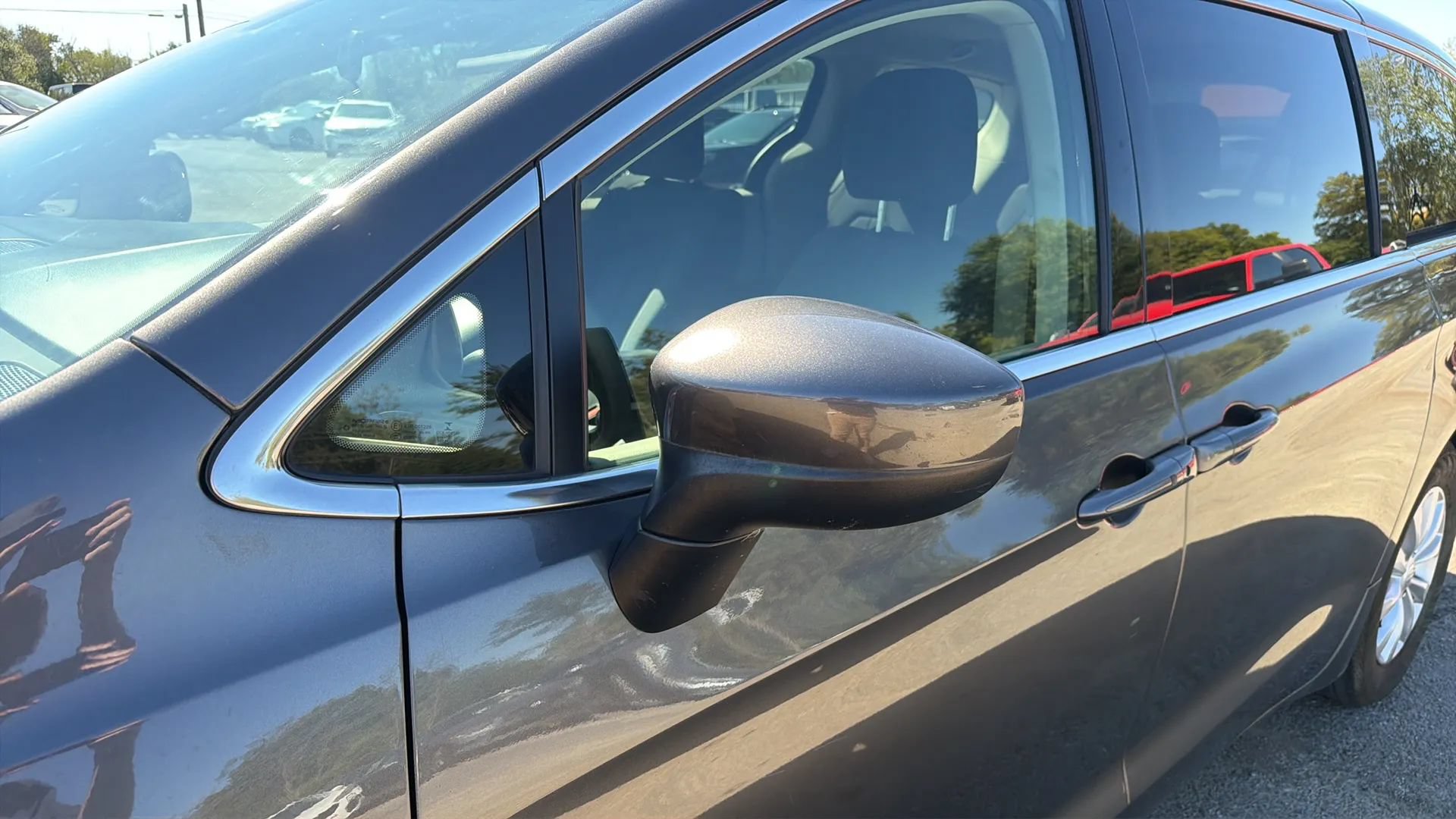 Used 2018 Chrysler Pacifica LX w/ Tire & Wheel Group FWD image 28